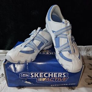 NIB Woman's Skechers White and Blue Active Sneakers